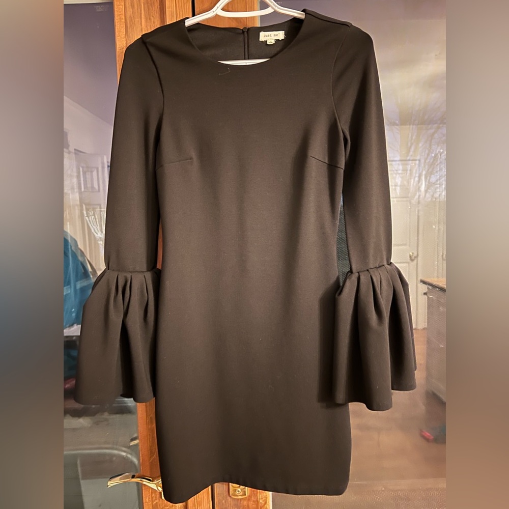 JUST ME UNIQUE black bell sleeve midi dress size small